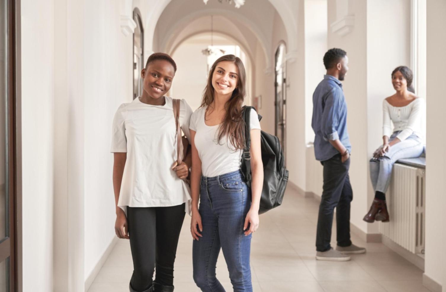 Teilnehmer bei der praktischen Arbeit mit Finanzzielen